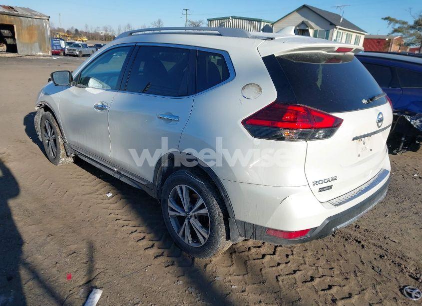 Photo 3 of 2017 Nissan Rogue SL (VIN 5N1AT2MV5HC892829)