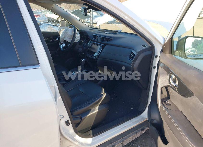 Photo 5 of 2017 Nissan Rogue SL (VIN 5N1AT2MV5HC892829)