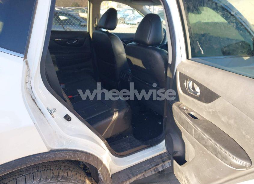 Photo 8 of 2017 Nissan Rogue SL (VIN 5N1AT2MV5HC892829)