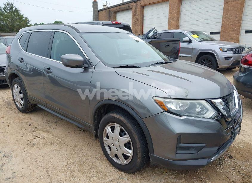 2017 Nissan Rogue S (VIN 5N1AT2MV5HC895925) main photo