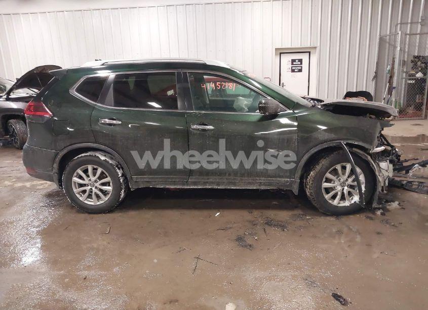 Photo 13 of 2018 Nissan Rogue SV (VIN 5N1AT2MV5JC745674)