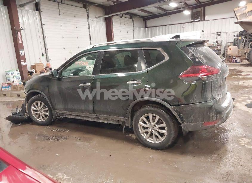 Photo 14 of 2018 Nissan Rogue SV (VIN 5N1AT2MV5JC745674)