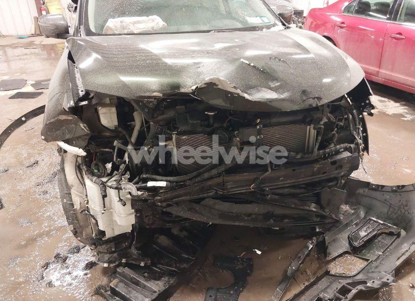 Photo 6 of 2018 Nissan Rogue SV (VIN 5N1AT2MV5JC745674)