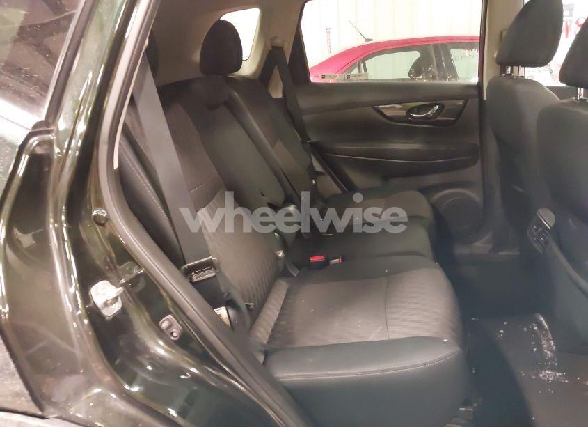 Photo 8 of 2018 Nissan Rogue SV (VIN 5N1AT2MV5JC745674)