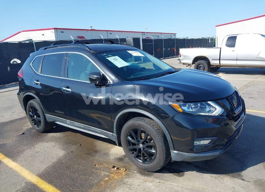 2018 Nissan Rogue SV (VIN 5N1AT2MV5JC752043) main photo