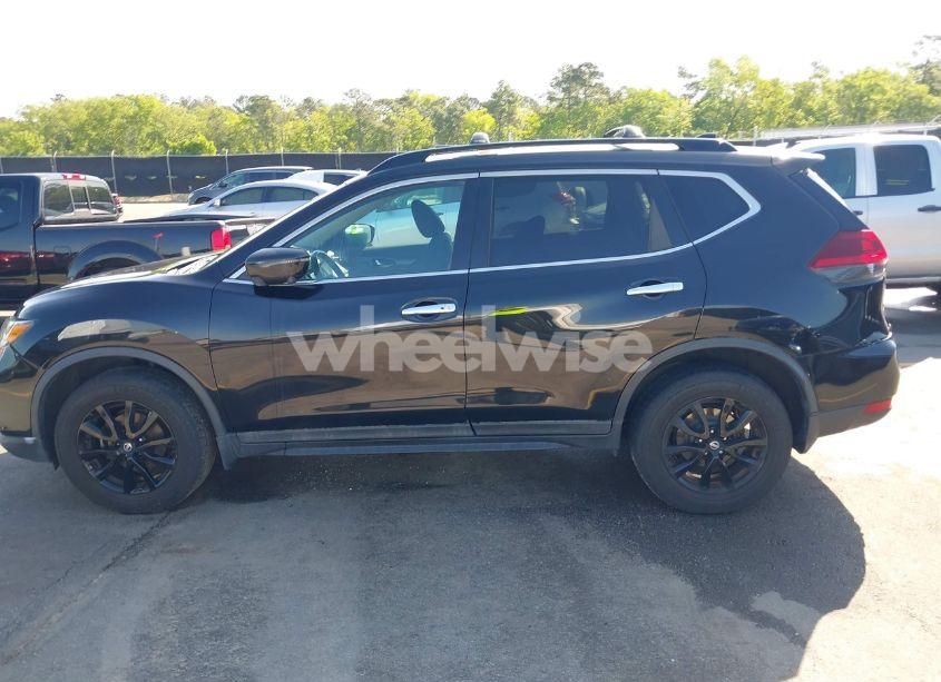 Photo 14 of 2018 Nissan Rogue SV (VIN 5N1AT2MV5JC752043)