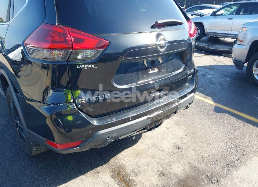 Photo 6 of 2018 Nissan Rogue SV (VIN 5N1AT2MV5JC752043)
