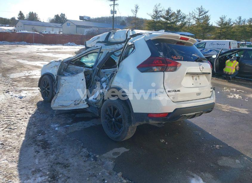 Photo 3 of 2018 Nissan Rogue SV (VIN 5N1AT2MV5JC754567)