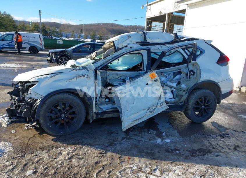 Photo 6 of 2018 Nissan Rogue SV (VIN 5N1AT2MV5JC754567)