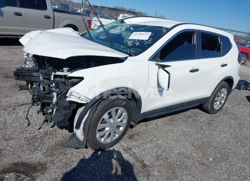 Photo 2 of 2018 Nissan Rogue S (VIN 5N1AT2MV5JC773927)