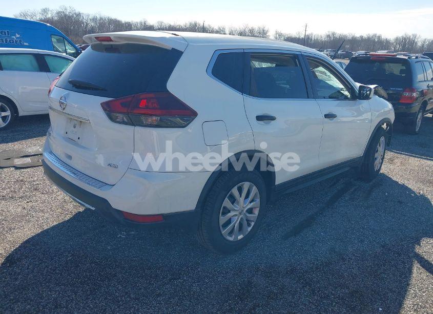 Photo 4 of 2018 Nissan Rogue S (VIN 5N1AT2MV5JC773927)