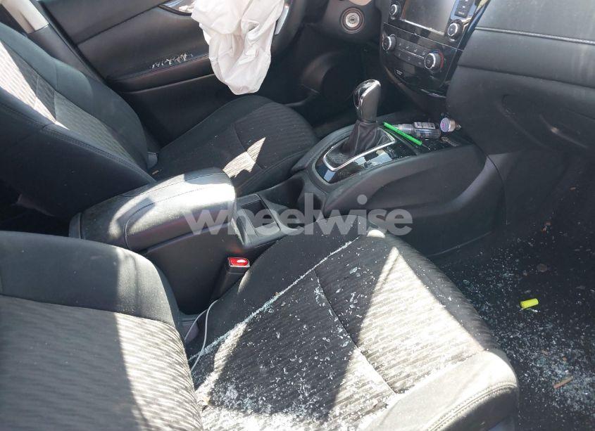 Photo 5 of 2018 Nissan Rogue S (VIN 5N1AT2MV5JC773927)