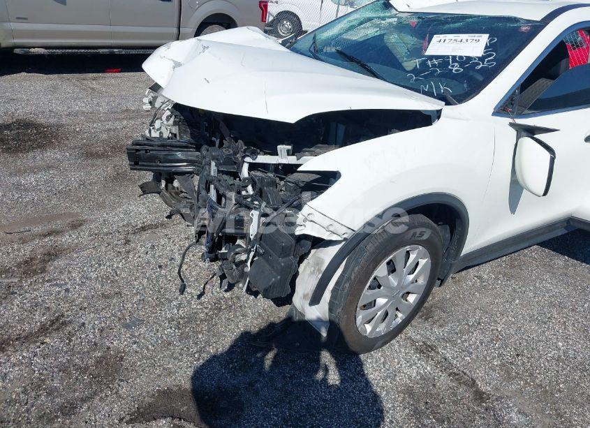 Photo 6 of 2018 Nissan Rogue S (VIN 5N1AT2MV5JC773927)