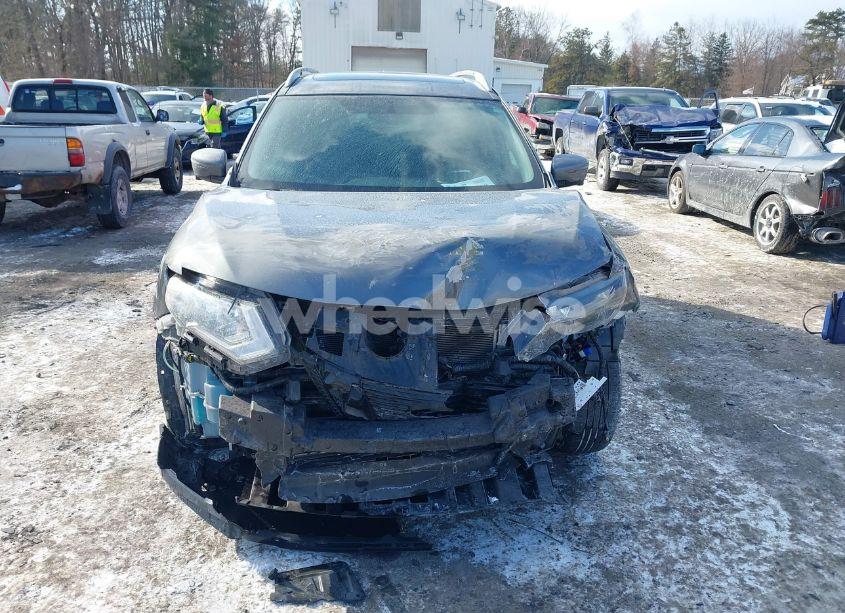 Photo 12 of 2018 Nissan Rogue SV (VIN 5N1AT2MV5JC774270)