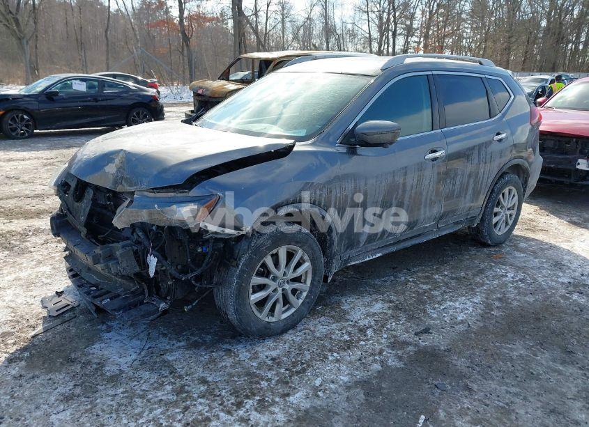 Photo 2 of 2018 Nissan Rogue SV (VIN 5N1AT2MV5JC774270)