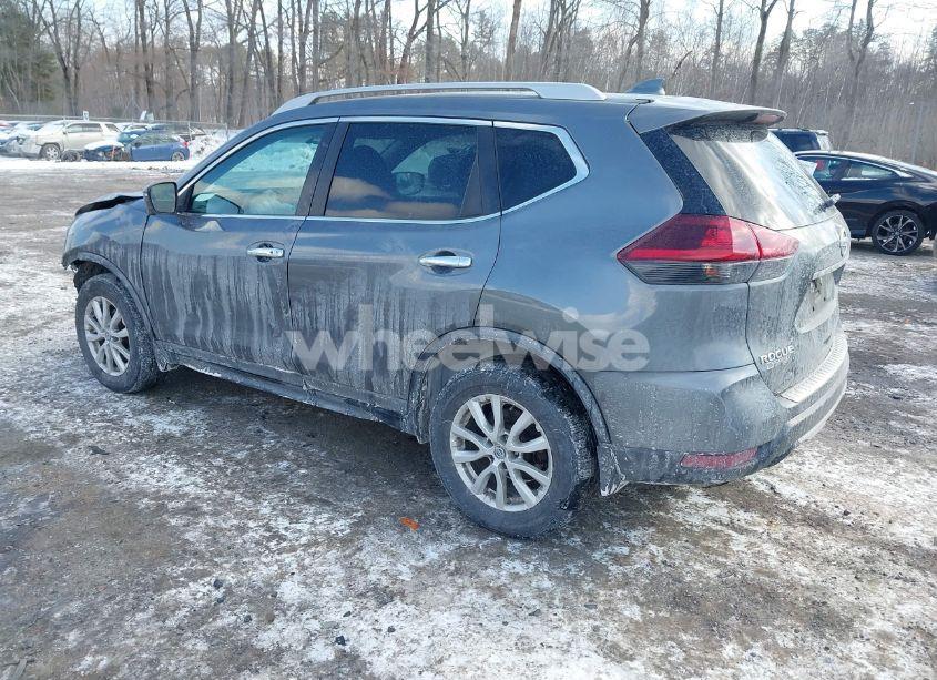 Photo 3 of 2018 Nissan Rogue SV (VIN 5N1AT2MV5JC774270)