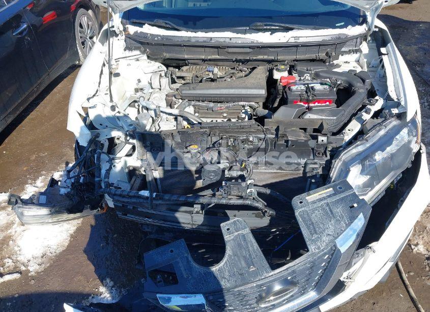 Photo 10 of 2018 Nissan Rogue SV (VIN 5N1AT2MV5JC824424)