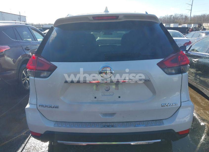 Photo 16 of 2018 Nissan Rogue SV (VIN 5N1AT2MV5JC824424)
