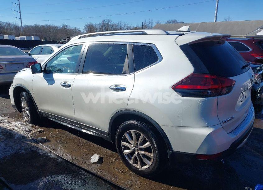 Photo 3 of 2018 Nissan Rogue SV (VIN 5N1AT2MV5JC824424)