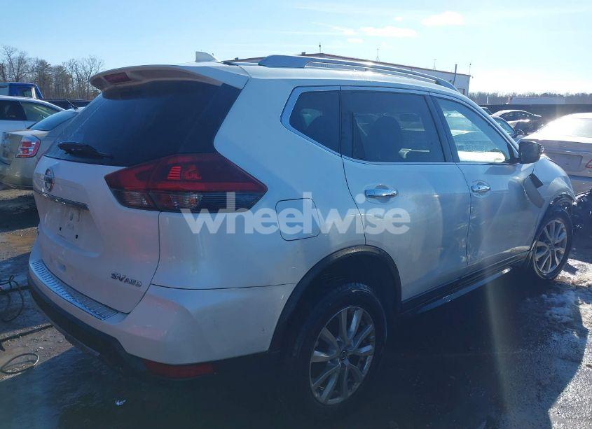 Photo 4 of 2018 Nissan Rogue SV (VIN 5N1AT2MV5JC824424)