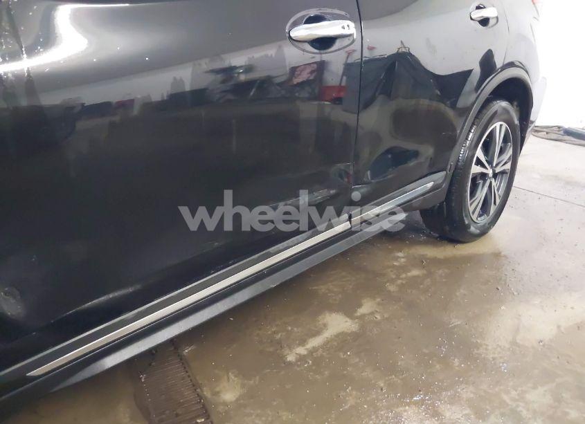 Photo 18 of 2018 Nissan Rogue SL (VIN 5N1AT2MV5JC833088)