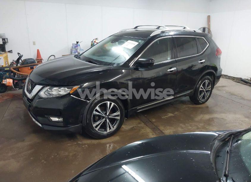 Photo 2 of 2018 Nissan Rogue SL (VIN 5N1AT2MV5JC833088)