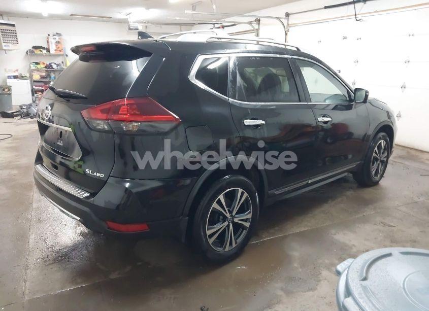Photo 4 of 2018 Nissan Rogue SL (VIN 5N1AT2MV5JC833088)