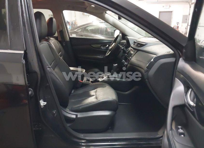 Photo 5 of 2018 Nissan Rogue SL (VIN 5N1AT2MV5JC833088)