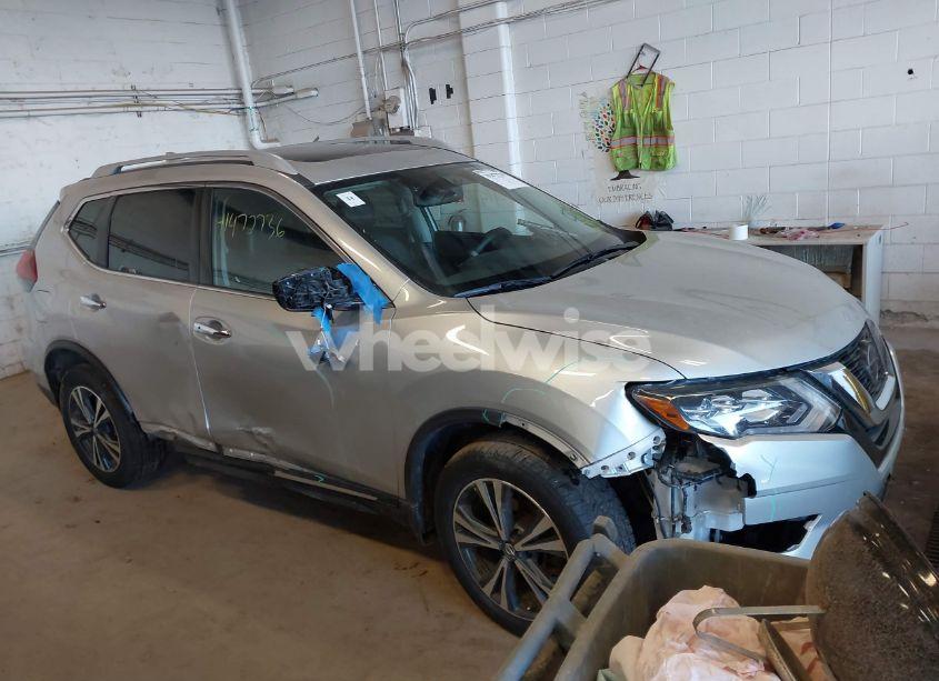 2018 Nissan Rogue SL (VIN 5N1AT2MV5JC839537) main photo