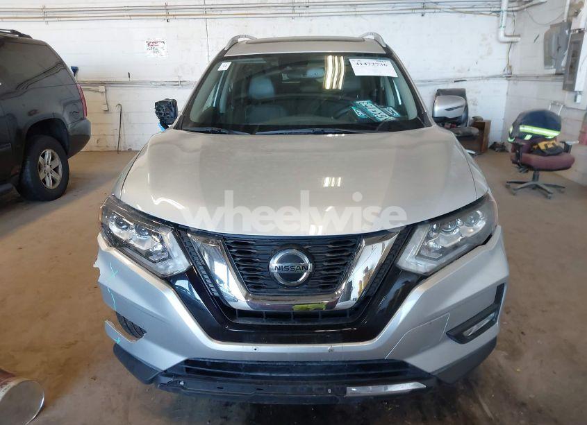 Photo 12 of 2018 Nissan Rogue SL (VIN 5N1AT2MV5JC839537)
