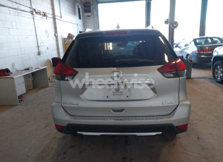 Photo 16 of 2018 Nissan Rogue SL (VIN 5N1AT2MV5JC839537)