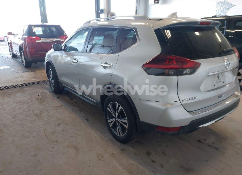 Photo 3 of 2018 Nissan Rogue SL (VIN 5N1AT2MV5JC839537)