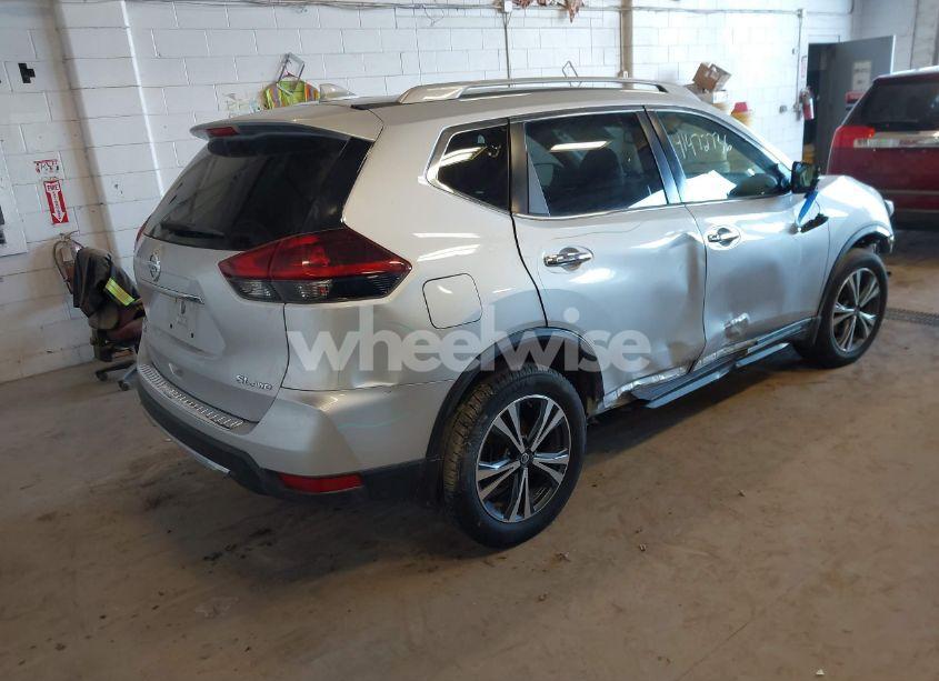 Photo 4 of 2018 Nissan Rogue SL (VIN 5N1AT2MV5JC839537)