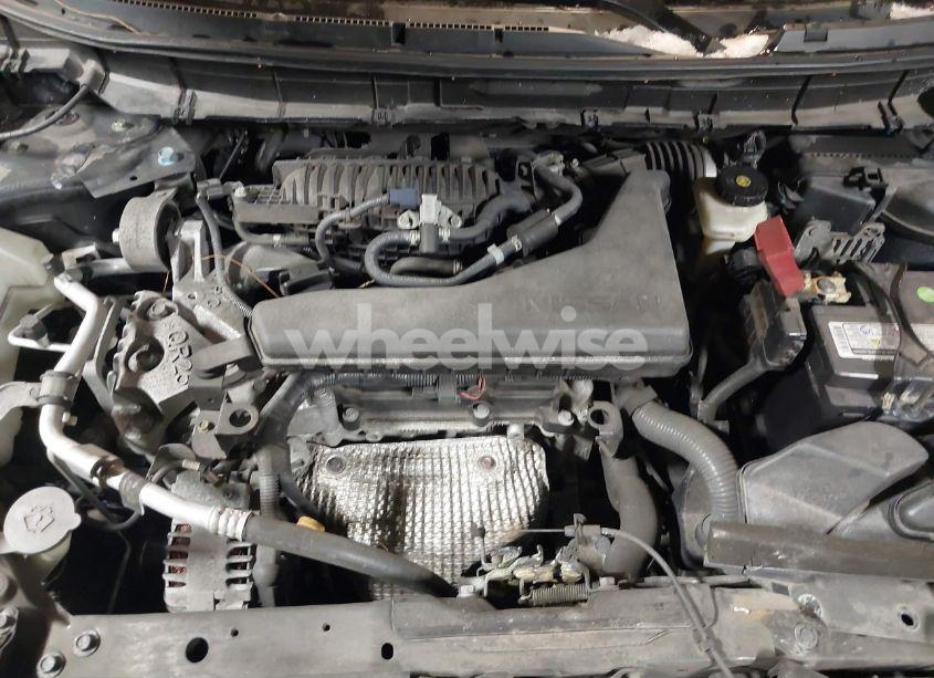 Photo 10 of 2019 Nissan Rogue SV (VIN 5N1AT2MV5KC703927)