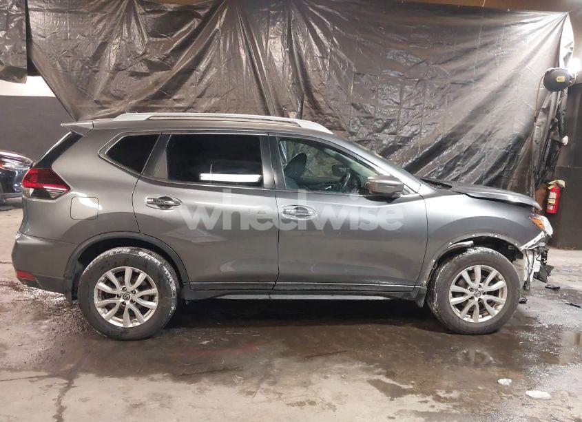 Photo 14 of 2019 Nissan Rogue SV (VIN 5N1AT2MV5KC703927)