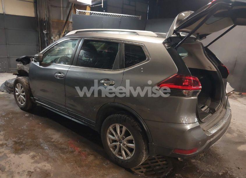 Photo 3 of 2019 Nissan Rogue SV (VIN 5N1AT2MV5KC703927)