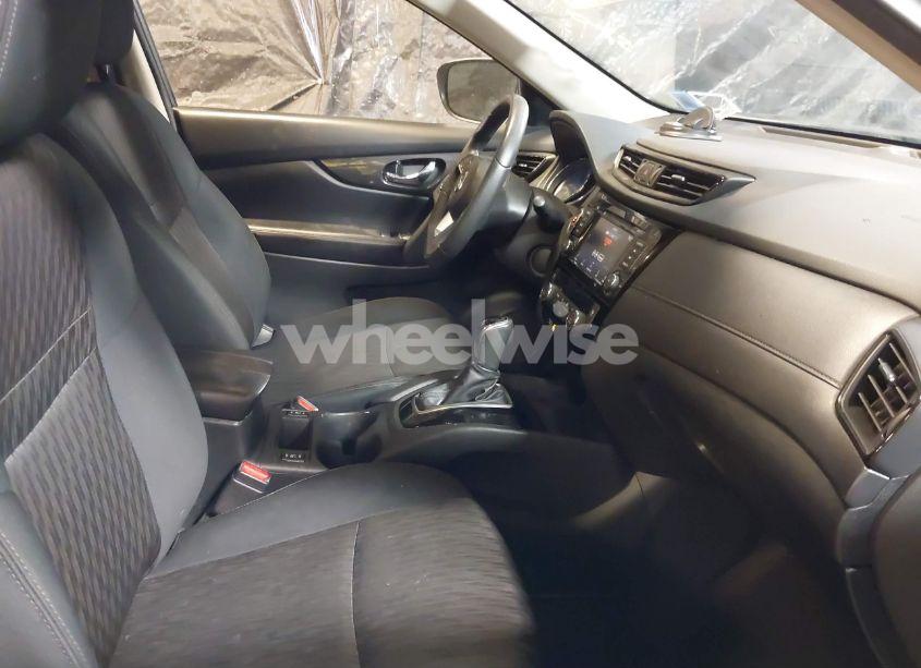 Photo 5 of 2019 Nissan Rogue SV (VIN 5N1AT2MV5KC703927)