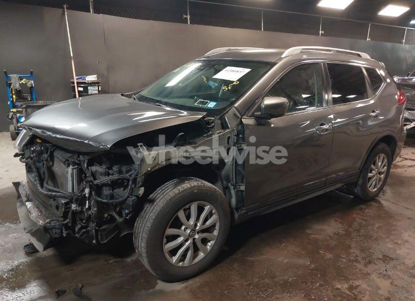 Photo 6 of 2019 Nissan Rogue SV (VIN 5N1AT2MV5KC703927)