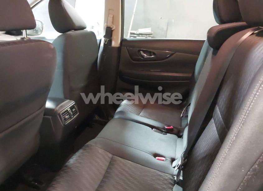 Photo 8 of 2019 Nissan Rogue SV (VIN 5N1AT2MV5KC703927)