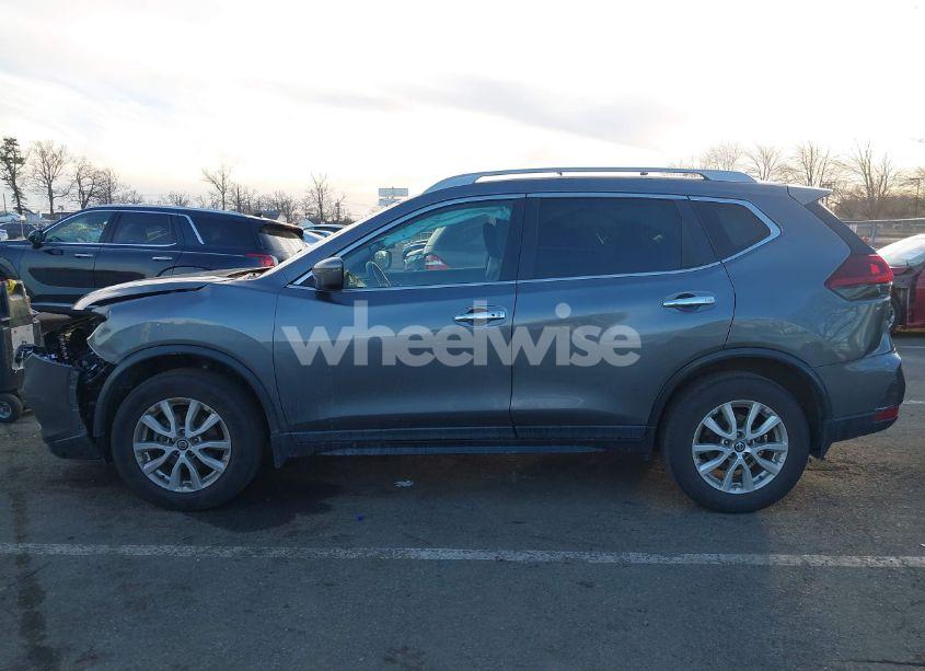 Photo 14 of 2019 Nissan Rogue SV (VIN 5N1AT2MV5KC732182)