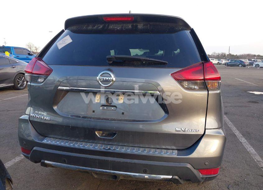 Photo 16 of 2019 Nissan Rogue SV (VIN 5N1AT2MV5KC732182)
