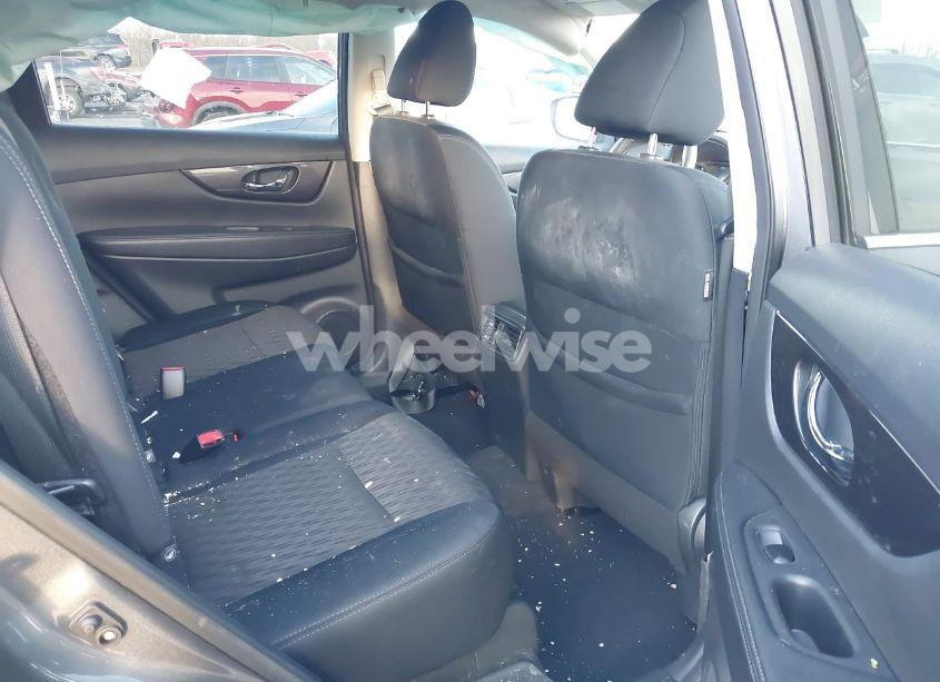 Photo 8 of 2019 Nissan Rogue SV (VIN 5N1AT2MV5KC732182)