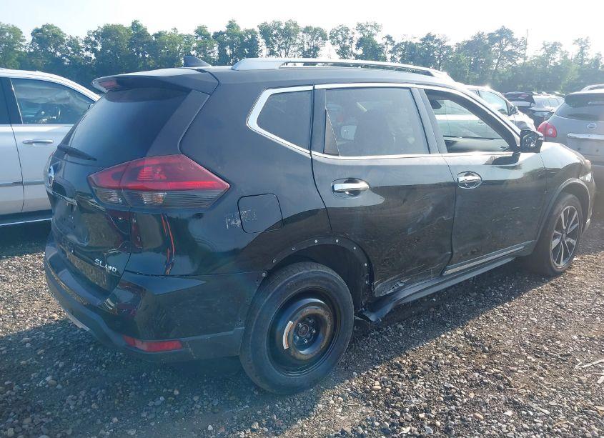 Photo 4 of 2019 Nissan Rogue SL (VIN 5N1AT2MV5KC732389)