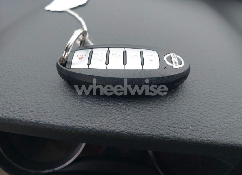 Photo 11 of 2019 Nissan Rogue SL (VIN 5N1AT2MV5KC743568)