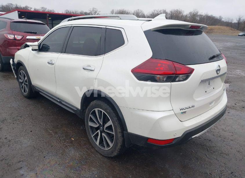Photo 3 of 2019 Nissan Rogue SL (VIN 5N1AT2MV5KC743568)