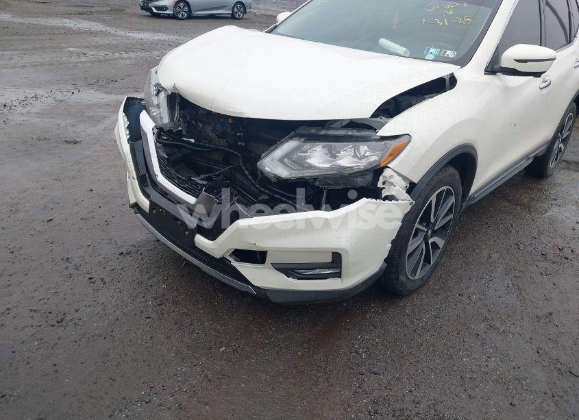 Photo 6 of 2019 Nissan Rogue SL (VIN 5N1AT2MV5KC743568)