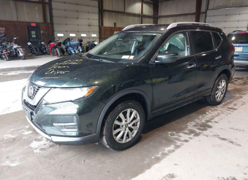 Photo 2 of 2019 Nissan Rogue SV (VIN 5N1AT2MV5KC747409)