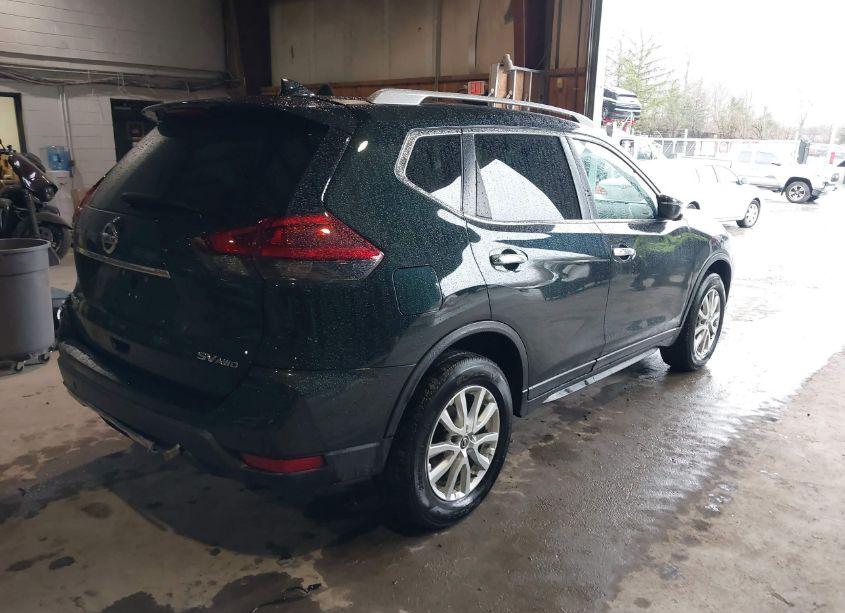 Photo 4 of 2019 Nissan Rogue SV (VIN 5N1AT2MV5KC747409)