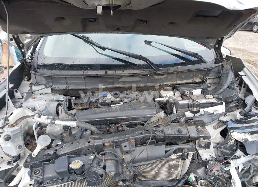 Photo 10 of 2019 Nissan Rogue SL (VIN 5N1AT2MV5KC753243)