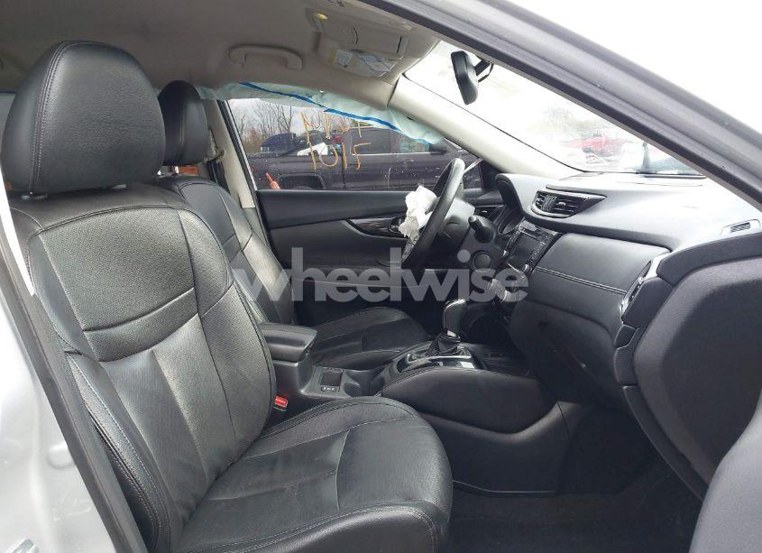 Photo 5 of 2019 Nissan Rogue SL (VIN 5N1AT2MV5KC753243)